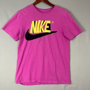 The NIKE TEE Men's T-Shirt Size S Retro Nike Smiley Pink Short Sleeve Big Swoosh